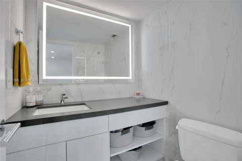 Condo in Miami Beach, Florida, 3 bedrooms  № 1976600 - photo 28
