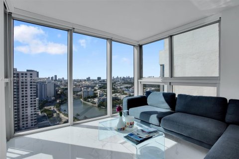 Condo in Miami Beach, Florida, 3 bedrooms  № 1976600 - photo 19