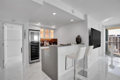 Condo in Miami Beach, Florida, 3 bedrooms  № 1976600 - photo 21