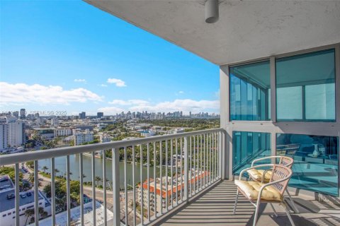Condo in Miami Beach, Florida, 3 bedrooms  № 1976600 - photo 8