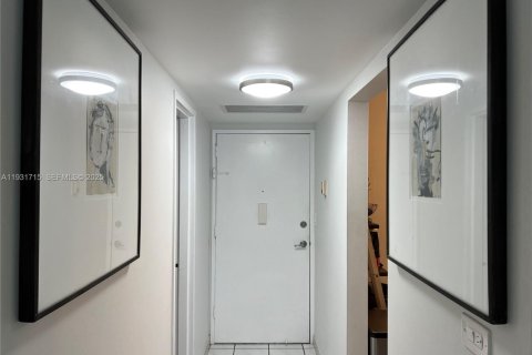 Снять в аренду кондоминиум в Майами-Бич, Флорида 1 спальня, 69.68м2, № 1990663 - фото 11