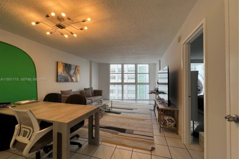 Снять в аренду кондоминиум в Майами-Бич, Флорида 1 спальня, 69.68м2, № 1990663 - фото 7