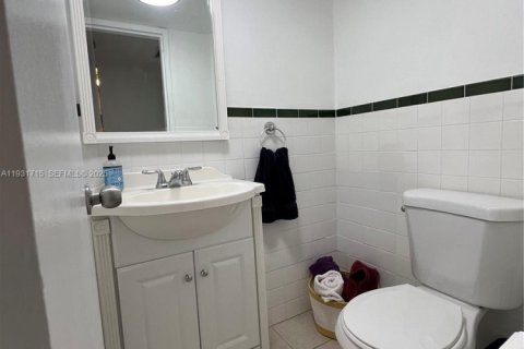 Снять в аренду кондоминиум в Майами-Бич, Флорида 1 спальня, 69.68м2, № 1990663 - фото 12