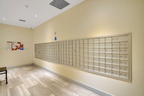 Снять в аренду кондоминиум в Майами-Бич, Флорида 1 спальня, 69.68м2, № 1990663 - фото 21