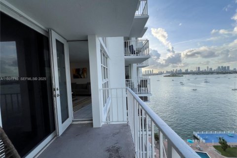 Снять в аренду кондоминиум в Майами-Бич, Флорида 1 спальня, 69.68м2, № 1990663 - фото 3