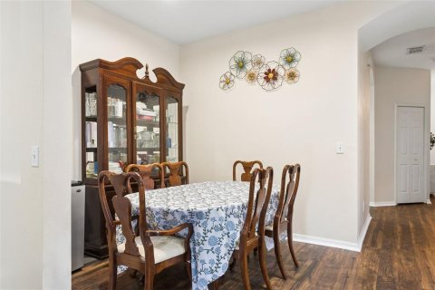 House in Land O' Lakes, Florida 4 bedrooms, 168.99 sq.m. № 2119912 - photo 8