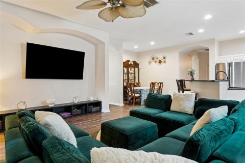 House in Land O' Lakes, Florida 4 bedrooms, 168.99 sq.m. № 2119912 - photo 11