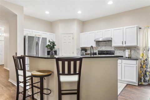 House in Land O' Lakes, Florida 4 bedrooms, 168.99 sq.m. № 2119912 - photo 4