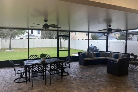 House in Kissimmee, Florida 4 bedrooms, 217.21 sq.m. № 1831151 - photo 3