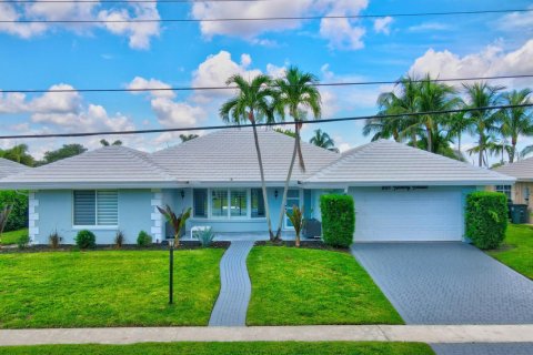 Villa ou maison à louer à Boca Raton, Floride: 3 chambres, 182.55 m2 № 1127940 - photo 1