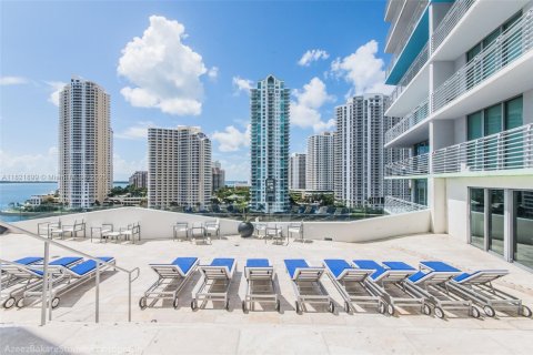 Condo in Miami, Florida, 1 bedroom  № 1888770 - photo 28