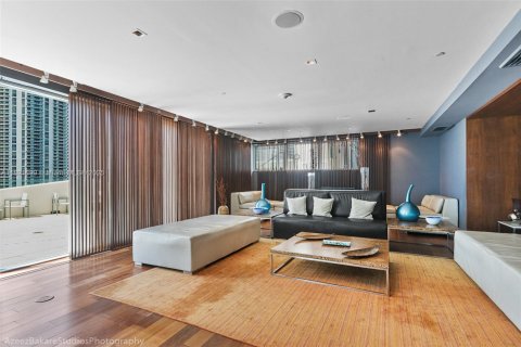 Condo in Miami, Florida, 1 bedroom  № 1888770 - photo 29