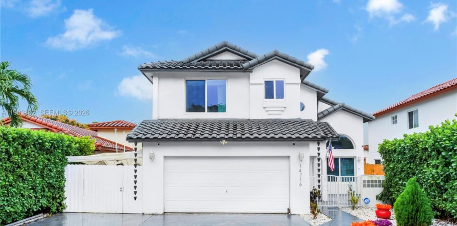 Casa en Miami, Florida 4 dormitorios, 195.28 m2 № 2047271