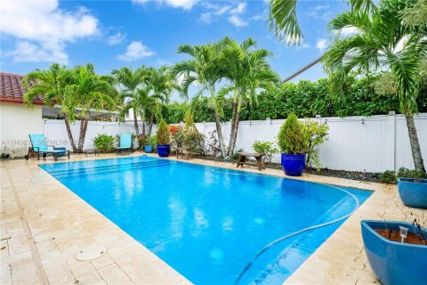 Casa en venta en Miami, Florida, 4 dormitorios, 195.28 m2 № 2047271 - foto 26