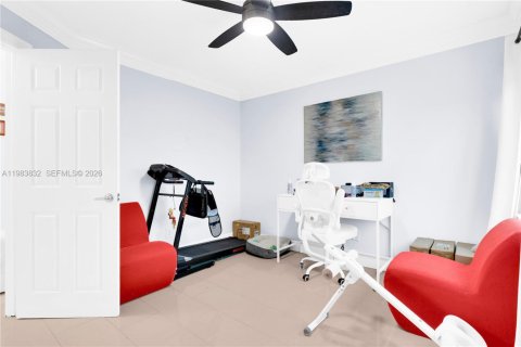 Casa en venta en Miami, Florida, 4 dormitorios, 195.28 m2 № 2047271 - foto 17