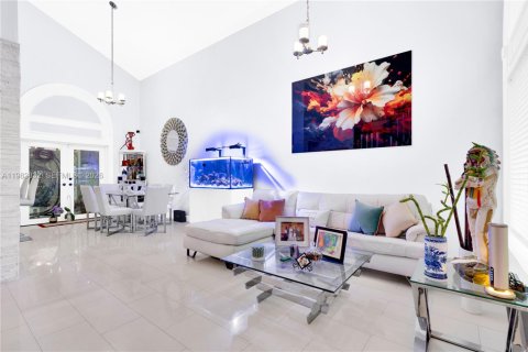 Casa en venta en Miami, Florida, 4 dormitorios, 195.28 m2 № 2047271 - foto 2