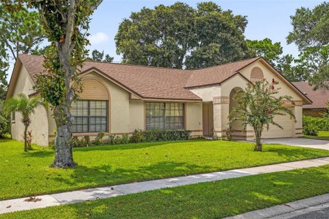 House in Orlando, Florida 4 bedrooms, 178 sq.m. № 2315288 - photo 4