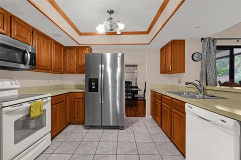 House in Orlando, Florida 4 bedrooms, 178 sq.m. № 2315288 - photo 12