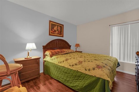 House in Orlando, Florida 4 bedrooms, 178 sq.m. № 2315288 - photo 20