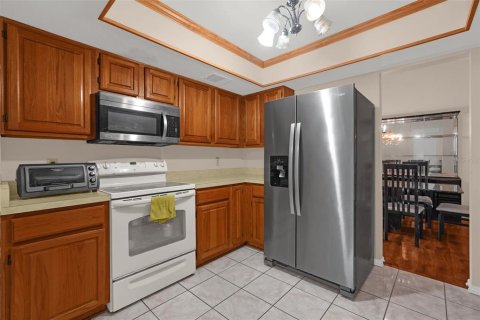 House in Orlando, Florida 4 bedrooms, 178 sq.m. № 2315288 - photo 14