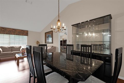 House in Orlando, Florida 4 bedrooms, 178 sq.m. № 2315288 - photo 16