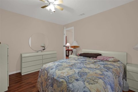 House in Orlando, Florida 4 bedrooms, 178 sq.m. № 2315288 - photo 23