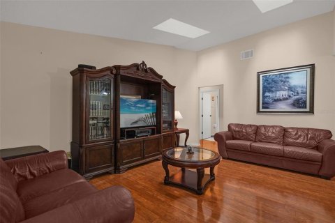 House in Orlando, Florida 4 bedrooms, 178 sq.m. № 2315288 - photo 11