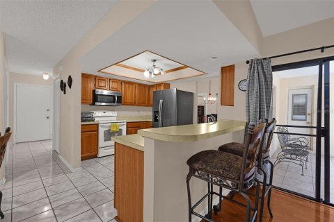 House in Orlando, Florida 4 bedrooms, 178 sq.m. № 2315288 - photo 13
