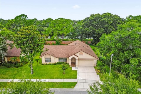 House in Orlando, Florida 4 bedrooms, 178 sq.m. № 2315288 - photo 3