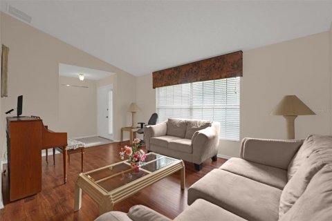 House in Orlando, Florida 4 bedrooms, 178 sq.m. № 2315288 - photo 5