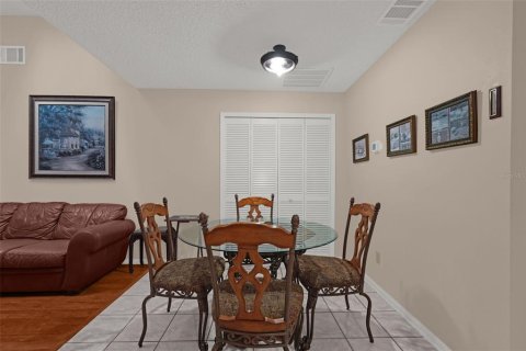 House in Orlando, Florida 4 bedrooms, 178 sq.m. № 2315288 - photo 17