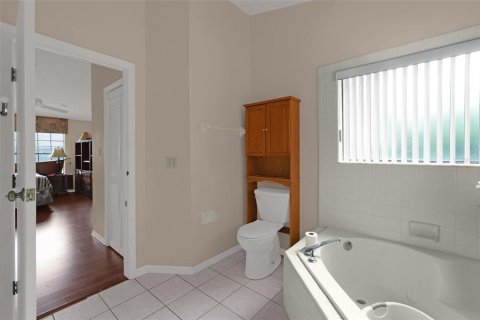 House in Orlando, Florida 4 bedrooms, 178 sq.m. № 2315288 - photo 29