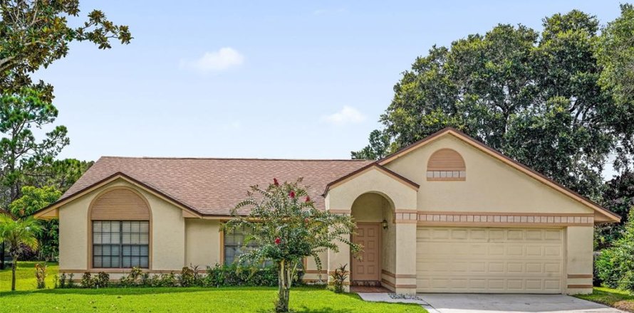 House in Orlando, Florida 4 bedrooms, 178 sq.m. № 2315288