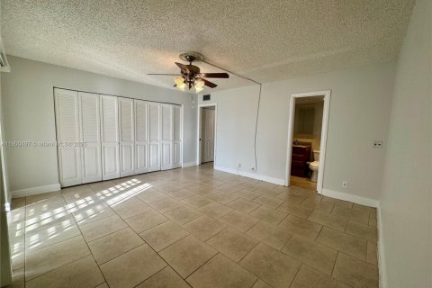 Condo in Deerfield Beach, Florida, 1 bedroom  № 1952294 - photo 9