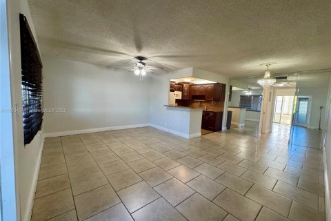 Condo in Deerfield Beach, Florida, 1 bedroom  № 1952294 - photo 4