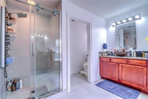 House in Orlando, Florida 5 bedrooms, 288.65 sq.m. № 2223545 - photo 24