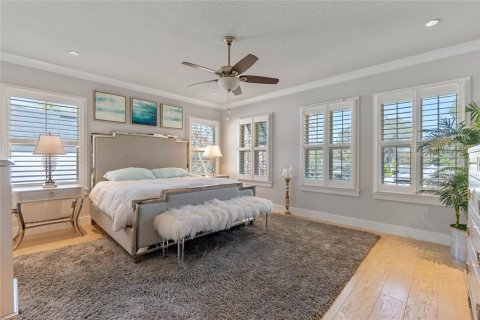 House in Winter Park, Florida 4 bedrooms, 288.37 sq.m. № 1911643 - photo 7