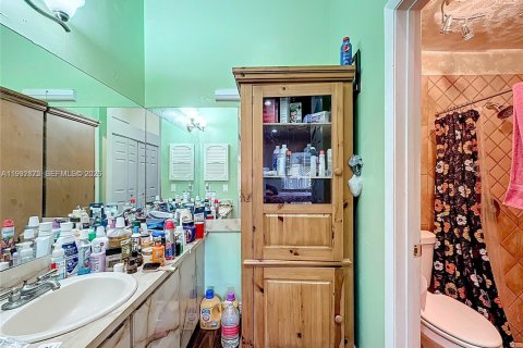 Touwnhouse à vendre à Hialeah, Floride: 2 chambres, 101.17 m2 № 2056272 - photo 22