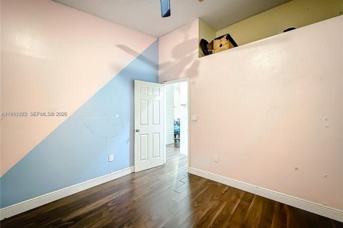 Touwnhouse à vendre à Hialeah, Floride: 2 chambres, 101.17 m2 № 2056272 - photo 26