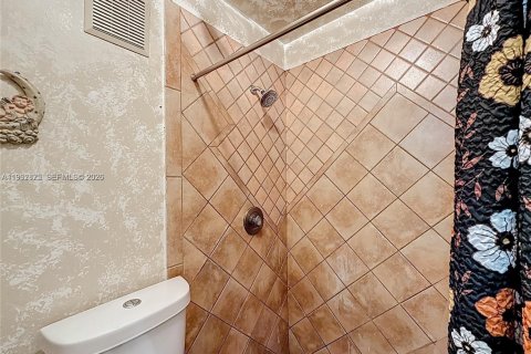 Touwnhouse à vendre à Hialeah, Floride: 2 chambres, 101.17 m2 № 2056272 - photo 23