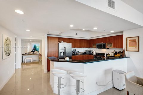 Купить кондоминиум в Норт-Майами, Флорида 3 спальни, 190.26м2, № 1986428 - фото 2