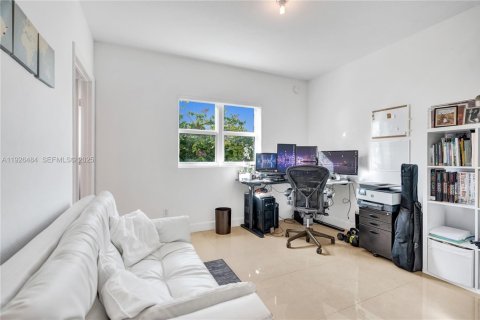 Купить кондоминиум в Норт-Майами, Флорида 3 спальни, 190.26м2, № 1986428 - фото 16