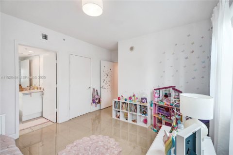 Купить кондоминиум в Норт-Майами, Флорида 3 спальни, 190.26м2, № 1986428 - фото 11