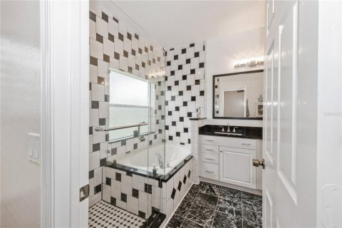 House in Orlando, Florida 3 bedrooms, 167.6 sq.m. № 1673086 - photo 27
