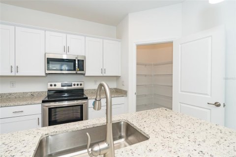 House in Port Charlotte, Florida 4 bedrooms, 188.78 sq.m. № 1909228 - photo 9
