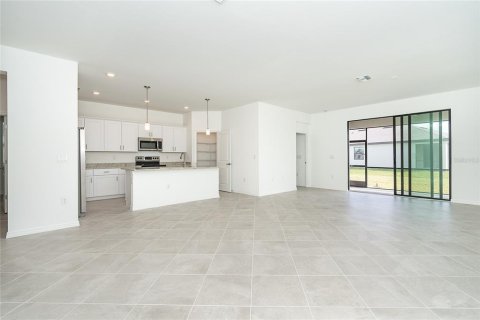 House in Port Charlotte, Florida 4 bedrooms, 188.78 sq.m. № 1909228 - photo 7