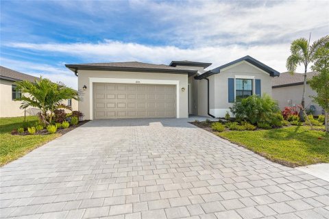 House in Port Charlotte, Florida 4 bedrooms, 188.78 sq.m. № 1909228 - photo 1