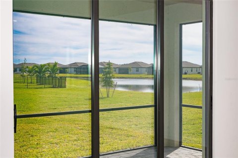 House in Port Charlotte, Florida 4 bedrooms, 188.78 sq.m. № 1909228 - photo 15