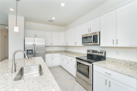 House in Port Charlotte, Florida 4 bedrooms, 188.78 sq.m. № 1909228 - photo 12