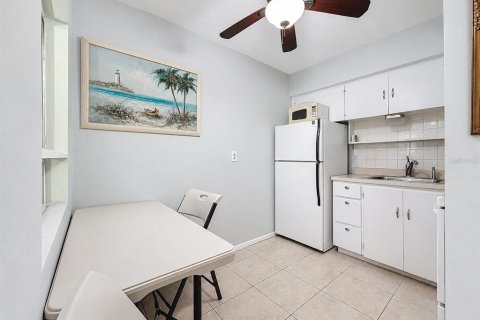 House in Largo, Florida 1 bedroom, 50.54 sq.m. № 2096567 - photo 10